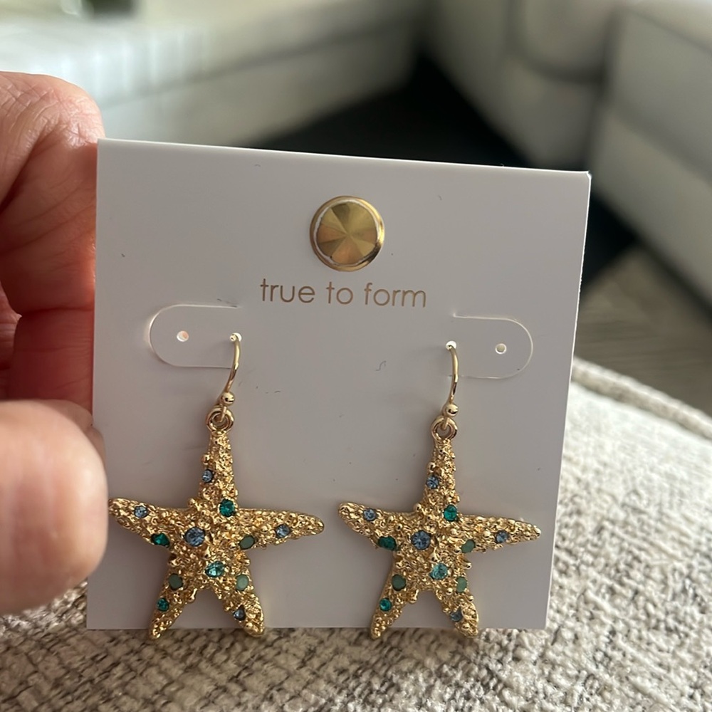 True to Form Starfish Goldtone w/Pave set stone earrings-NEW